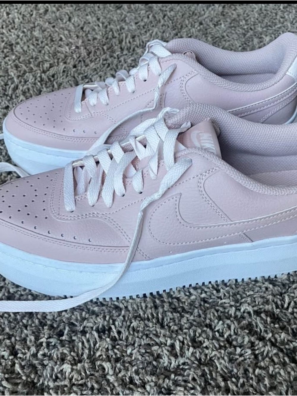 Nike Women’s Light Pink  Sneakers